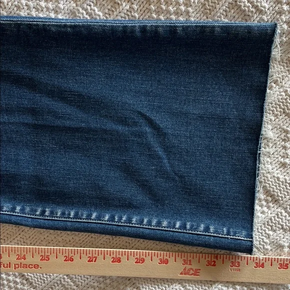 L'AGENCE Ruth Straight-Leg Jean in Cambridge Sz 32 - Picture 8 of 13